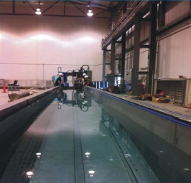 工(gōng)業(yè)大(dà)型水(shuǐ)浸超聲C掃描系統