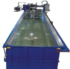 工(gōng)業(yè)大(dà)型水(shuǐ)浸超聲C掃描系統